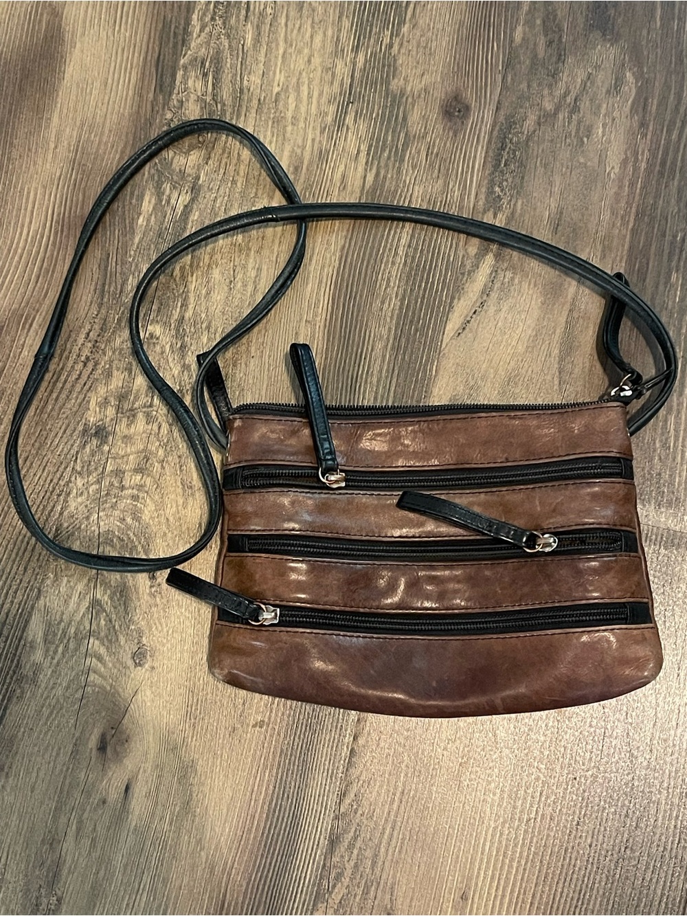 ILI New York Genuine Leather Multi-Zip Crossbody Purse Brown Black Trim
